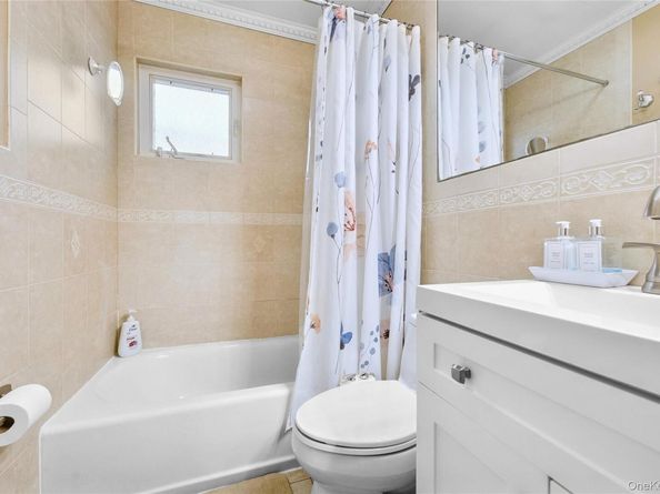 56 15th Avenue, West Babylon NY 11704