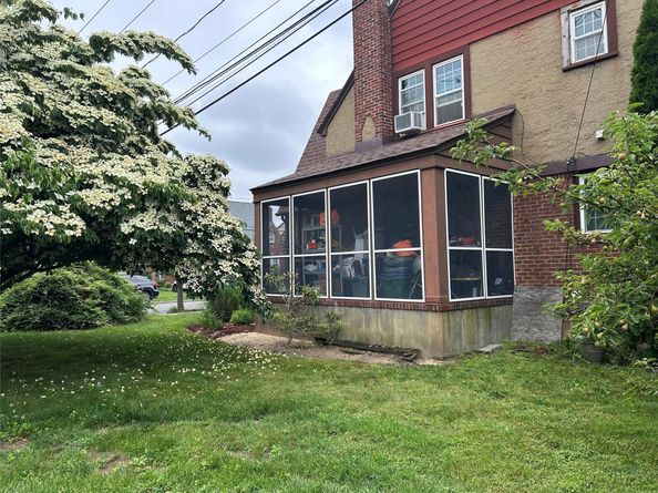 9 Troy Place, Merrick NY 11566