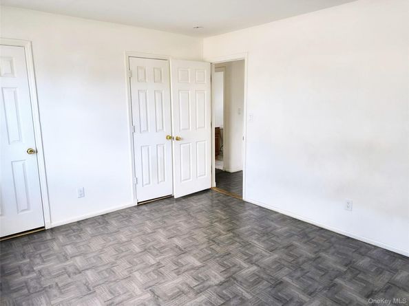 1056 E Arthur Street, Uniondale NY 11553