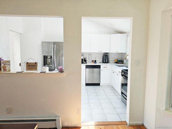 1056 E Arthur Street, Uniondale NY 11553