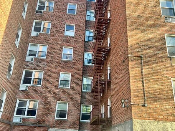 415 Gramatan Avenue 5D, Mount Vernon NY 10552