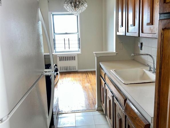 415 Gramatan Avenue 5D, Mount Vernon NY 10552