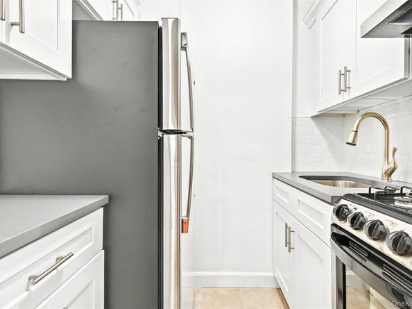 2244 Bronx Park E 1E, Bronx NY 10467
