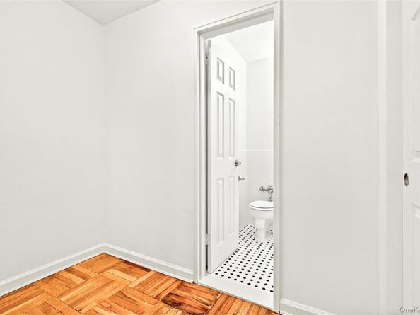 2244 Bronx Park E 1E, Bronx NY 10467