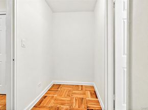 2244 Bronx Park E 1E, Bronx NY 10467