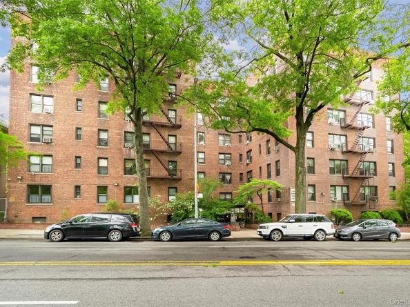 2244 Bronx Park E 1E, Bronx NY 10467