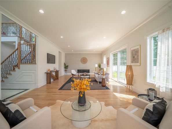 1259 Waterview Drive, Rockville Centre NY 11570