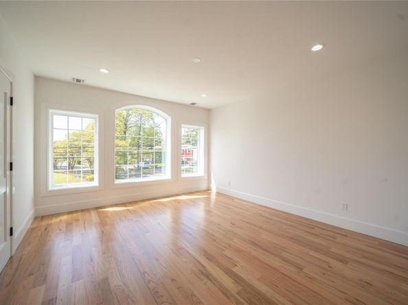 1259 Waterview Drive, Rockville Centre NY 11570
