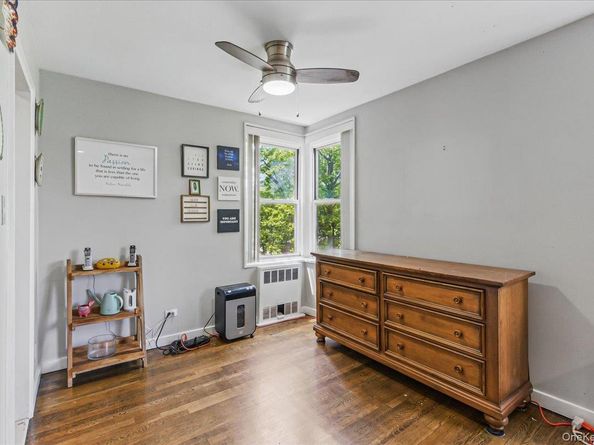 209-80 18 Avenue 4D, Bayside NY 11360