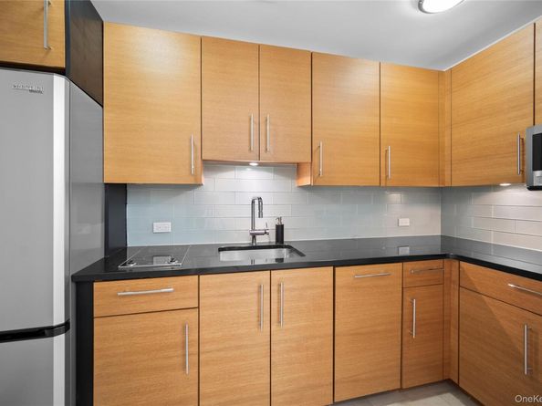 1 Renaissance Square 10B, White Plains NY 10601