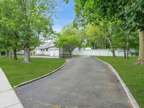 105 Browns Road, Nesconset NY 11767