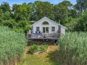 3 Makamah Beach Road, Northport NY 11768