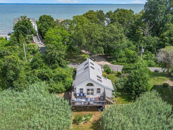 3 Makamah Beach Road, Northport NY 11768
