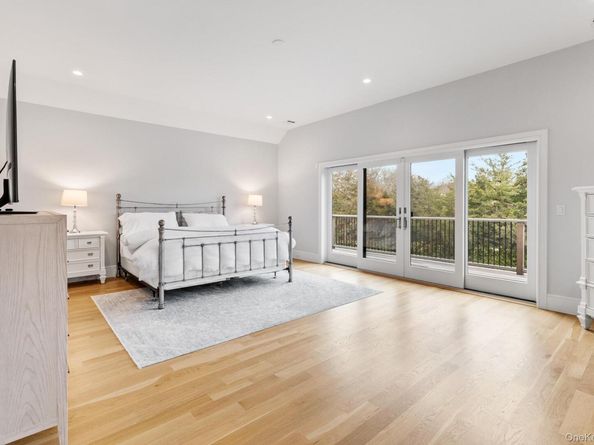 240 Head of Pond Road, Water Mill NY 11976