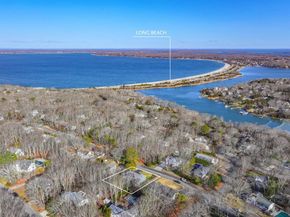 70 Ridge Road W, Sag Harbor NY 11963