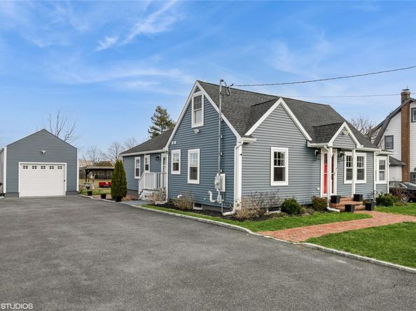 4100 Youngs Avenue, Southold NY 11971
