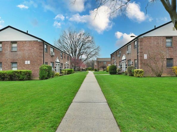196-65 69TH Avenue 1 FL, Fresh Meadows NY 11365