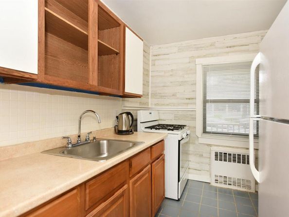 196-65 69TH Avenue 1 FL, Fresh Meadows NY 11365