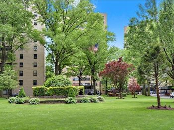 5 Fordham hill Oval