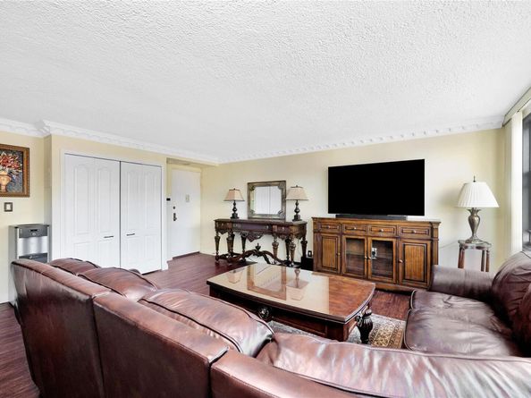 168-01 12 7B, Beechhurst NY 11357