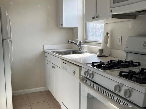 35-31 205 Street 302, Bayside NY 11360