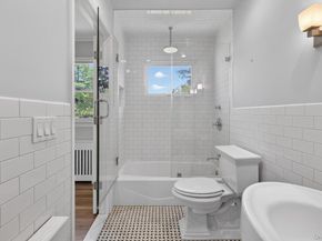9 Eldridge Place, Glen Cove NY 11542