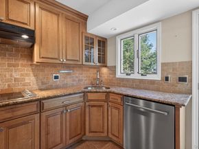 9 Eldridge Place, Glen Cove NY 11542