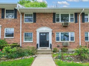 31U Madison Park Gardens 31U, Port Washington NY 11050
