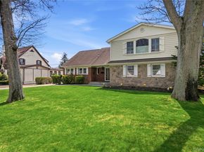 36 Hemlock Lane, Bay Shore NY 11706