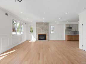 10 Faye Court, Plainview NY 11803