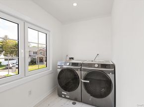 10 Faye Court, Plainview NY 11803