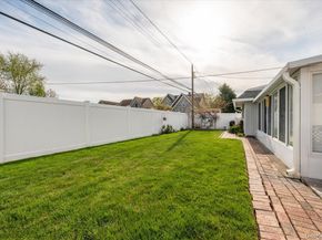 253 Blacksmith Road S, Levittown NY 11756