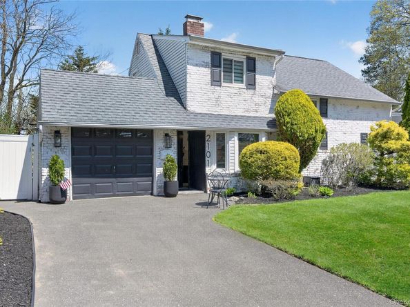 2101 Salisbury Park Drive, Westbury NY 11590