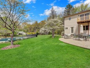 26 Peachtree Lane, Mount Sinai NY 11766