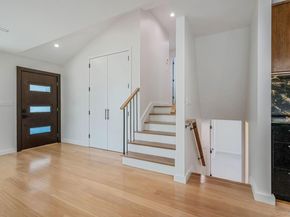 5 Warren Place, Plainview NY 11803