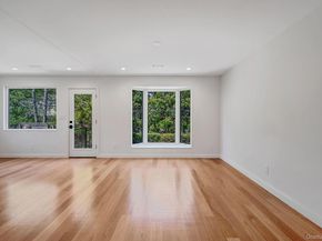 5 Warren Place, Plainview NY 11803
