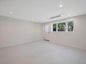 5 Warren Place, Plainview NY 11803