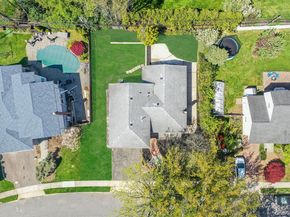 5 Warren Place, Plainview NY 11803