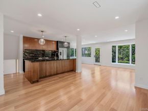 5 Warren Place, Plainview NY 11803