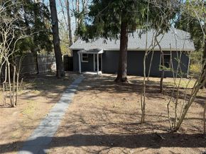 2288 River Road, Calverton NY 11933