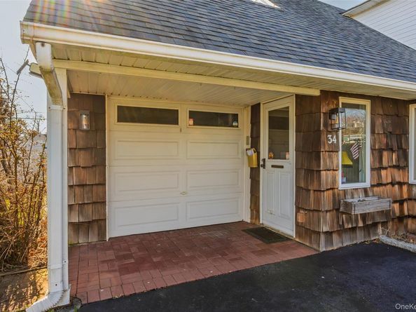 34 Link Lane, Hicksville NY 11801