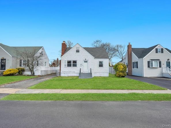 108 Lido Parkway, Lindenhurst NY 11757
