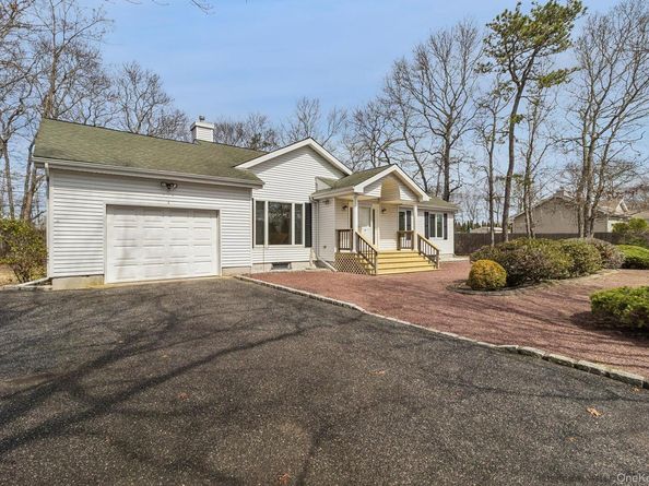 4 Carols Way, Hampton Bays NY 11946
