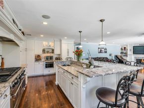 1 Kings Court, Hauppauge NY 11788
