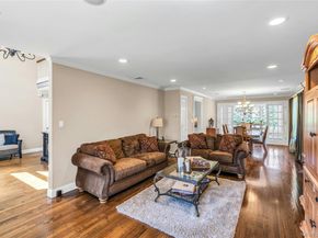 1 Kings Court, Hauppauge NY 11788