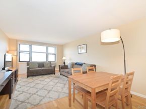 2 Birchwood Court 5H, Mineola NY 11501