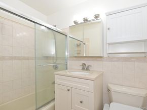 2 Birchwood Court 5H, Mineola NY 11501