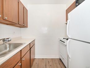 2 Birchwood Court 5H, Mineola NY 11501