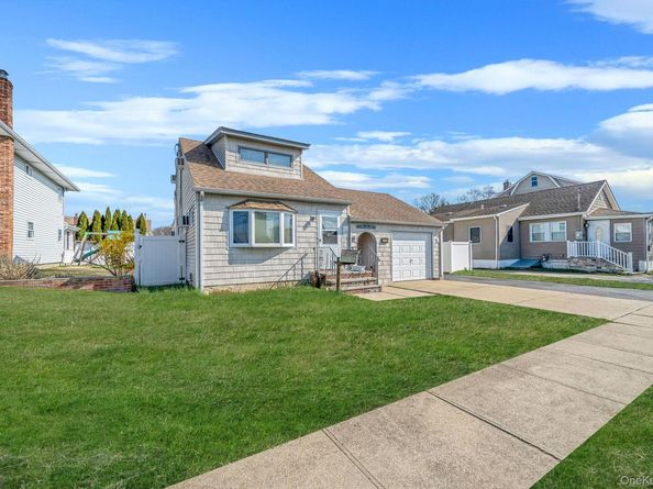 3659 Ionia Street, Seaford NY 11783