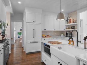 8 Piper Place, Old Bethpage NY 11804